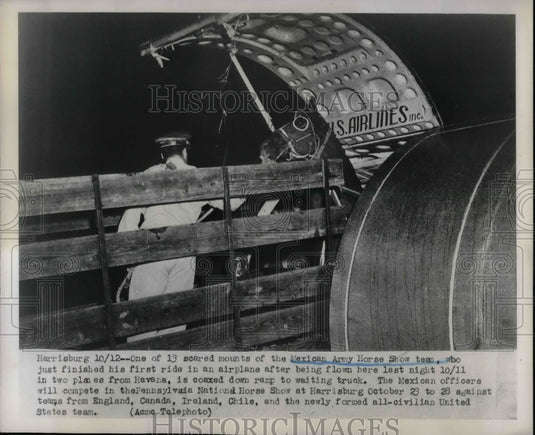 1950 Press Photo Mexican Army Horse Show Team - nea58388 - Historic Images