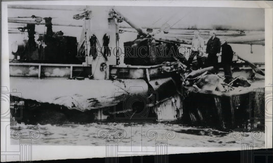 1946 Press Photo Wrecked Boat Harbor at Palmouth Cornwall England - nea58390 - Historic Images