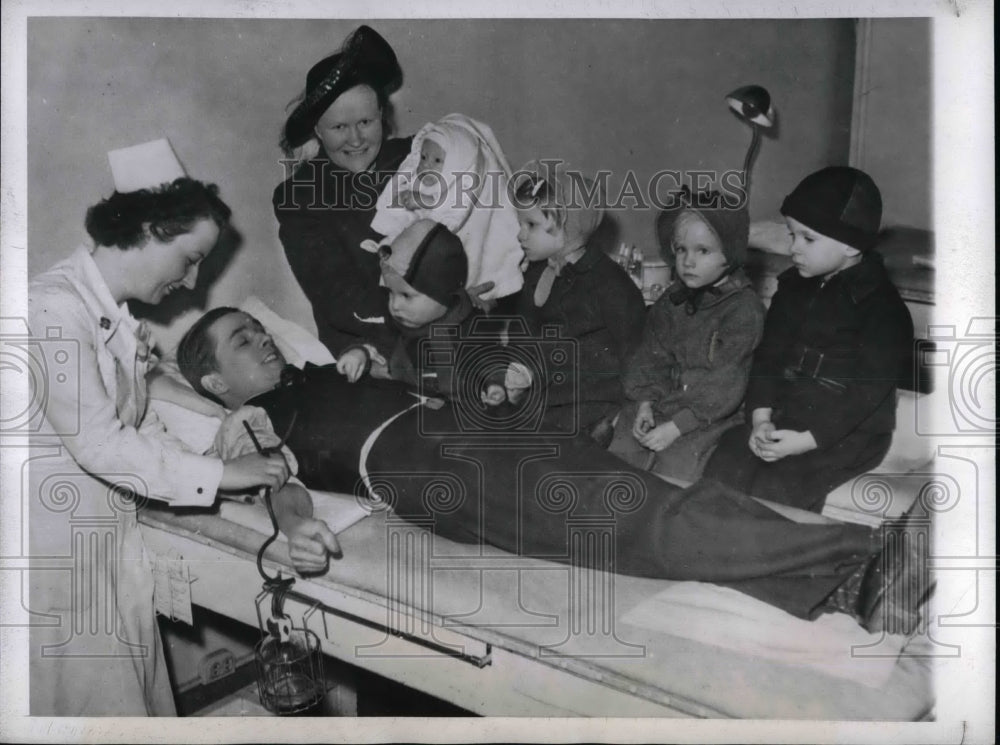 1944 Thomas Gonnella &amp; Family  - Historic Images