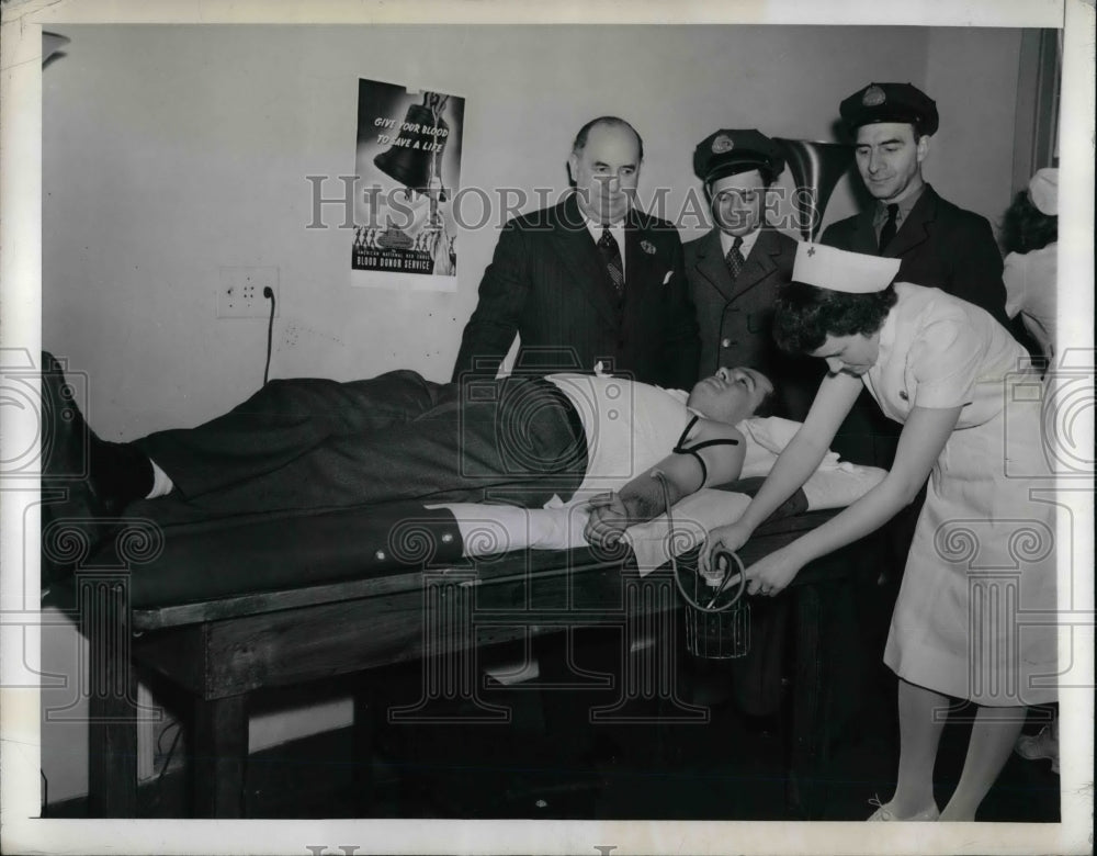 1942 Red Cross Blood Donors  - Historic Images