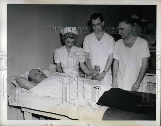 1943 Red Cross Blood Drive Donors  - Historic Images