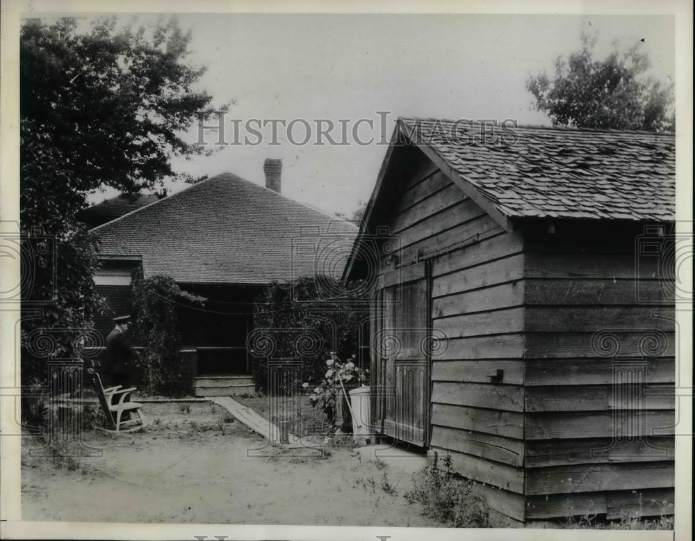 1936 View Of Home Where Nine - Historic Images