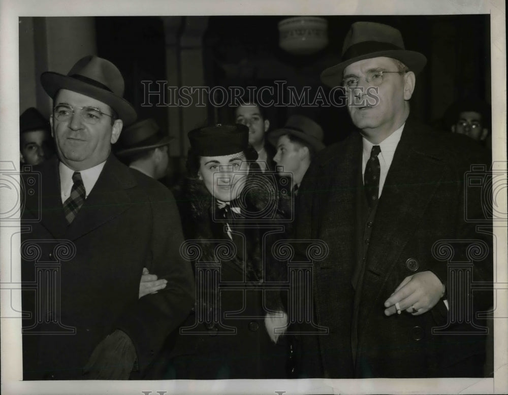 1939 Atty Walter Keegan With Mr &amp; Mrs Fritz Kuhn On Trial - Historic Images