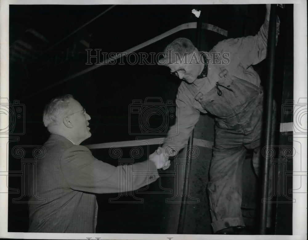 1944 Gov. Earl Warren and Engineer Chester Kinne  - Historic Images