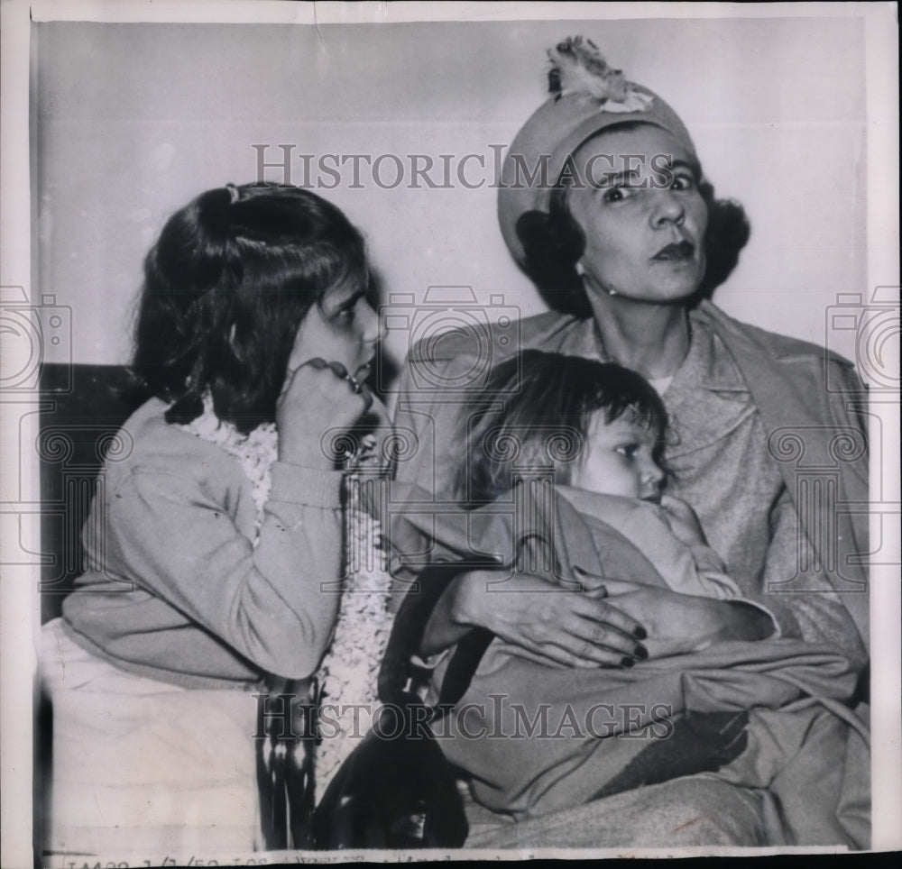 1950 Janet Beth Wagner With Mother &amp; Sister Pamela  - Historic Images