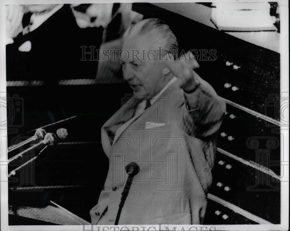 1969 Chancellor Kurt Georg Kiesinger during Bundestag debate - Historic Images