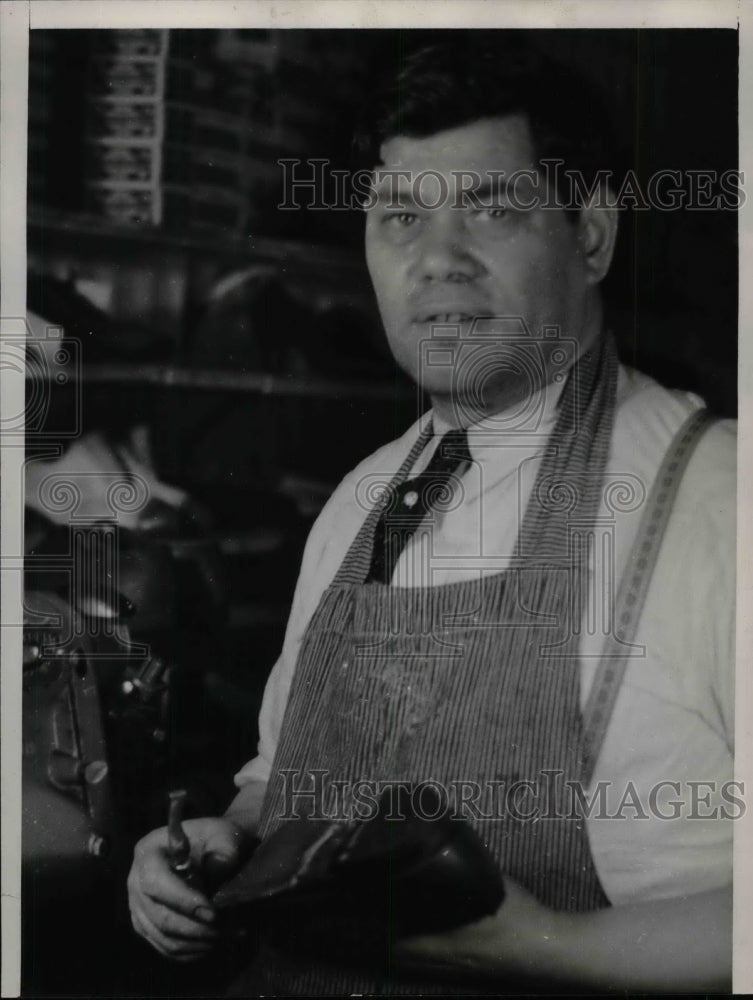 1940 James Rosselli Shoemaker of Kenosha  - Historic Images