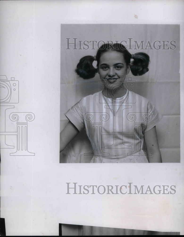 1954 Press Photo Bangkok inspires this off-the-ear creation - nea58700 - Historic Images