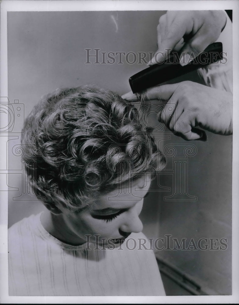 1954 Hair style  - Historic Images