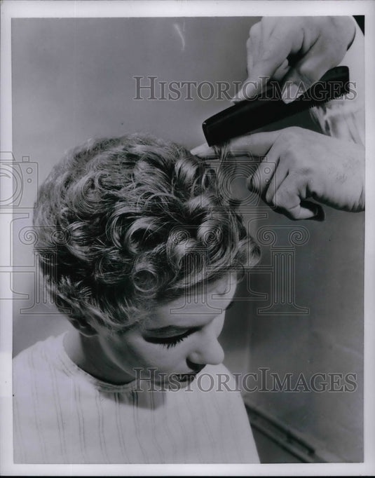 1954 Hair style  - Historic Images