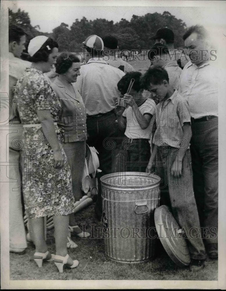 1939 Ashcan served as glittering champagne cooler  - Historic Images