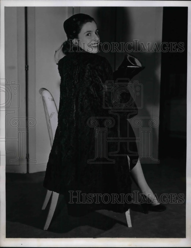 1943 Coat of Russian Broadtail Raw, sells for $2,500  - Historic Images