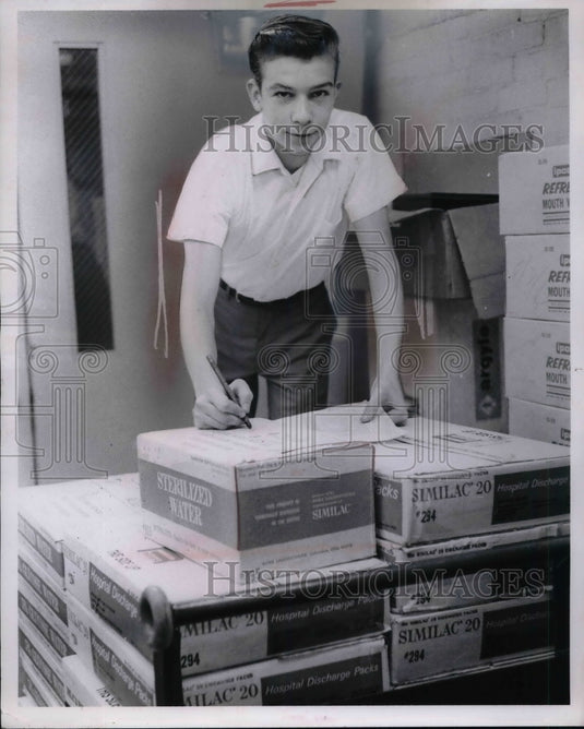 1967 Fred Hope, only boy with 23 girls at Polyclinic Hospital - Historic Images