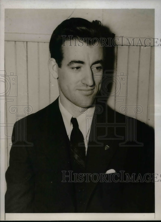 1938 James Lincoln Hartley, Seattle Radio Operator  - Historic Images
