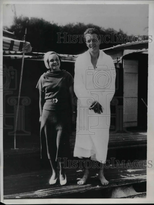 1934 Mr. and Mrs. Philip Howe on vacation  - Historic Images