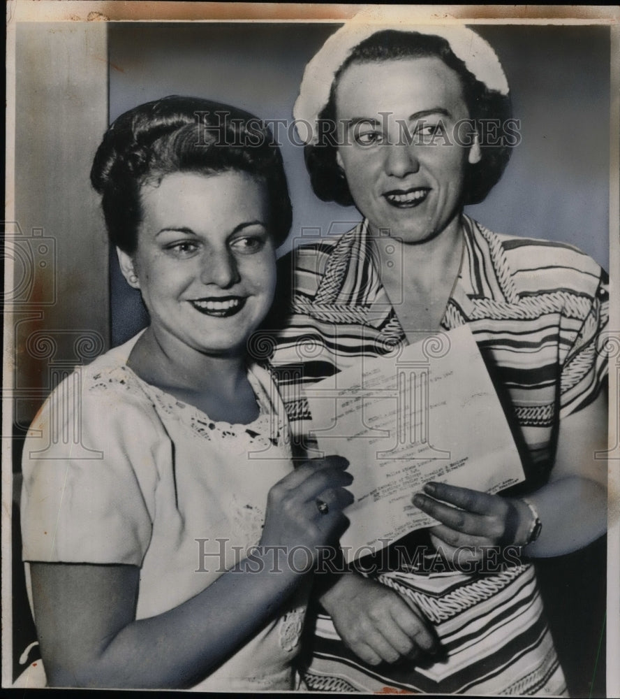 1947 Geraldine Justin and Eloise Husman  - Historic Images