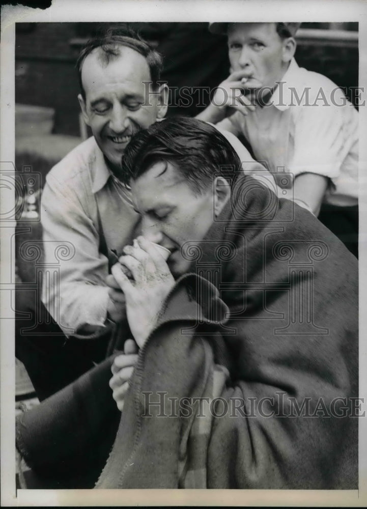 1939 Press Photo Fireman Charles Kohles after fighting fire - nea58808 - Historic Images