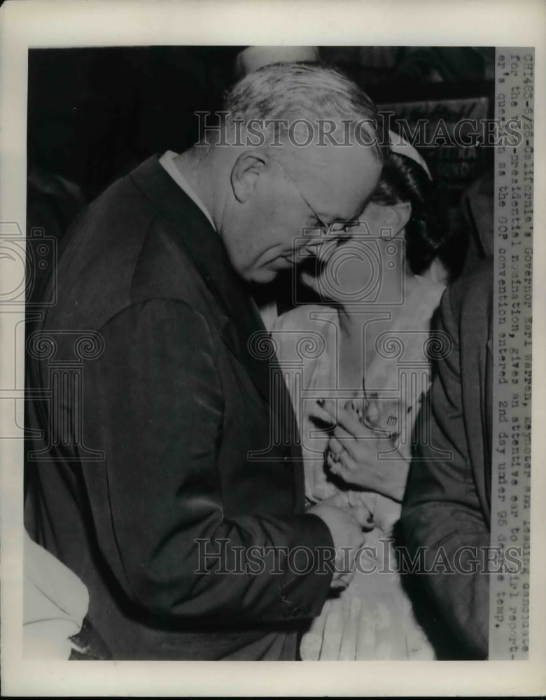 1944 Press Photo California Governor Earl Warren Talks With Reporter - nea58916 - Historic Images