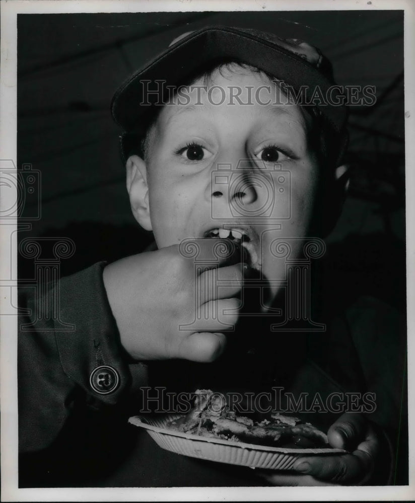 1954 Press Photo Dennis Weinhart at Age 10 From Bellhaire - nea58936 - Historic Images