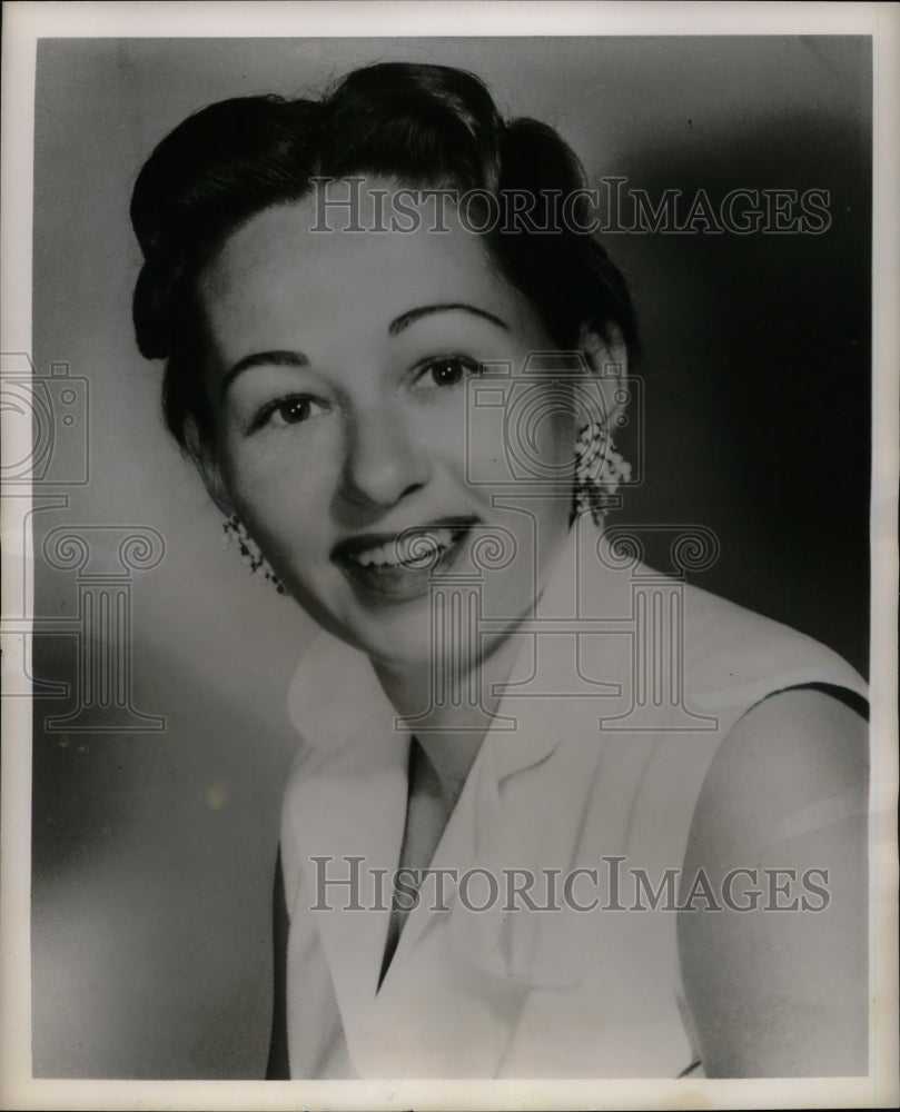 1955 Margaret Wyatt To Compete In Mrs America Homemaker Contest - Historic Images
