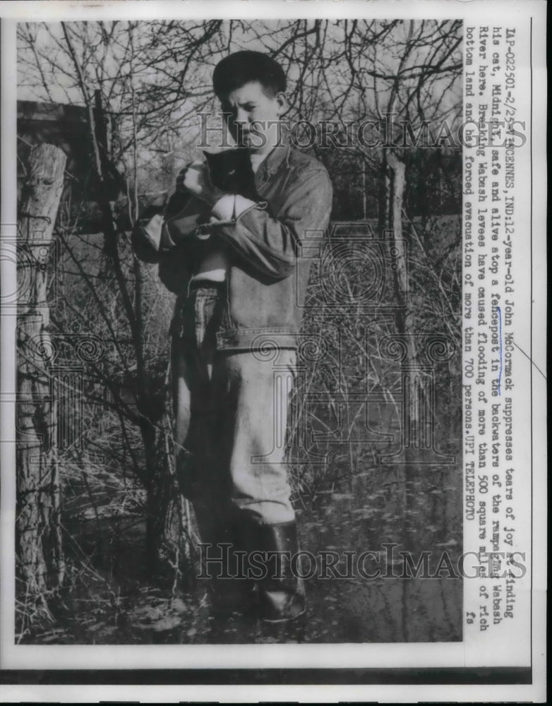 1959 Press Photo John McCormack Finds His Cat - nea59128-Historic Images
