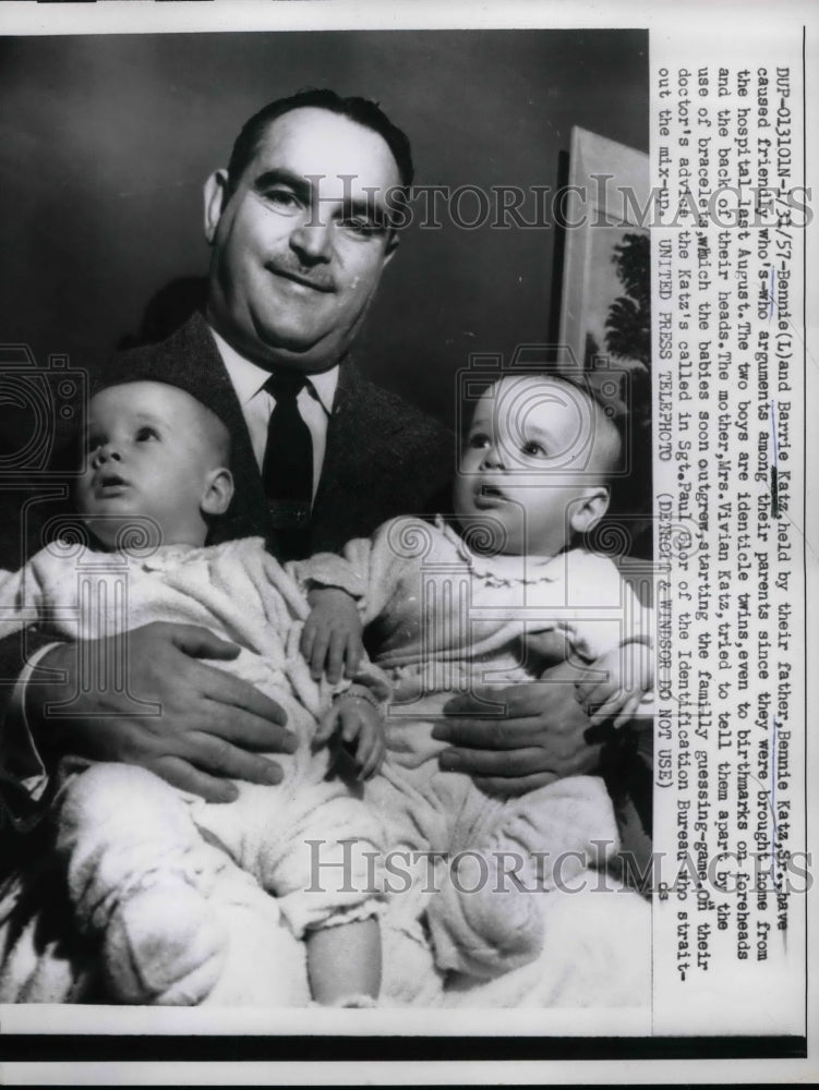 1957 Press Photo Bennie &amp; Barrie with Dad Bennie Katz Sr - nea59152 - Historic Images