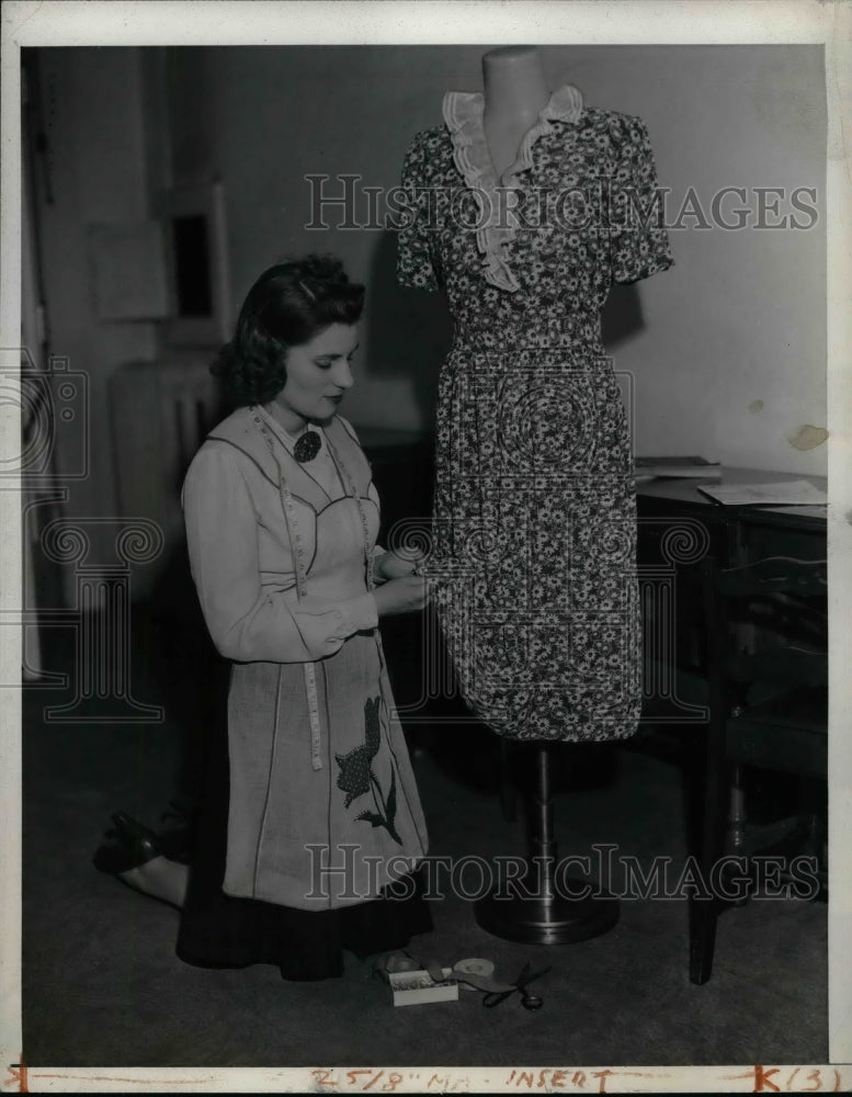 1943 Mary Roth, Dressmaker  - Historic Images