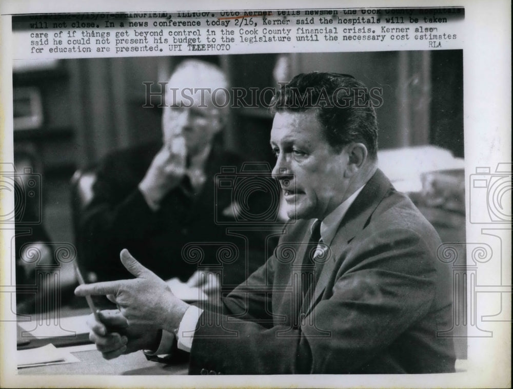 1967 Press Photo Governor Otto Kerner of Illinois Talks to Newsmen - nea59386 - Historic Images