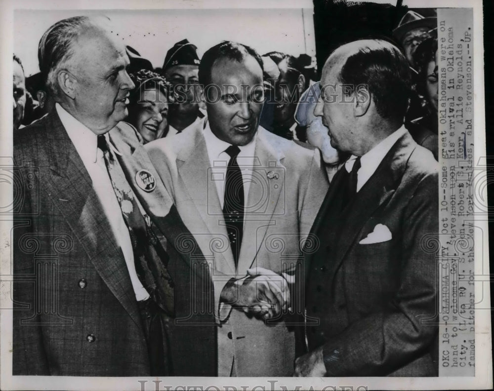 1952 Press Photo Gov. Stevenson, Sen. Robert S. Kerr, Allie Reynolds of Yankees - Historic Images