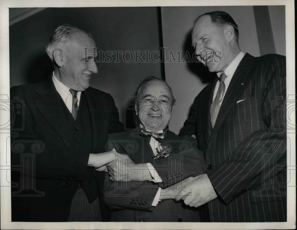 1955 Press Photo Matthew Woll, Alberto Tarchiani, Robert Murphy, Honors Italy - Historic Images