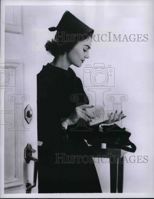 Dry Skin Lotion skin care health Beauty  - Historic Images