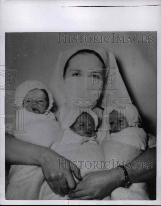 1953 Press Photo Tinot Triplets of Melun France - nea59815-Historic Images