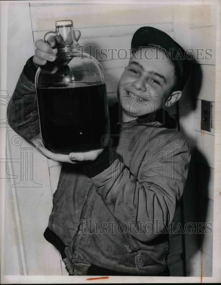 1951 Press Photo Robert Differt With His Product Maple Syrup - nea59860 - Historic Images