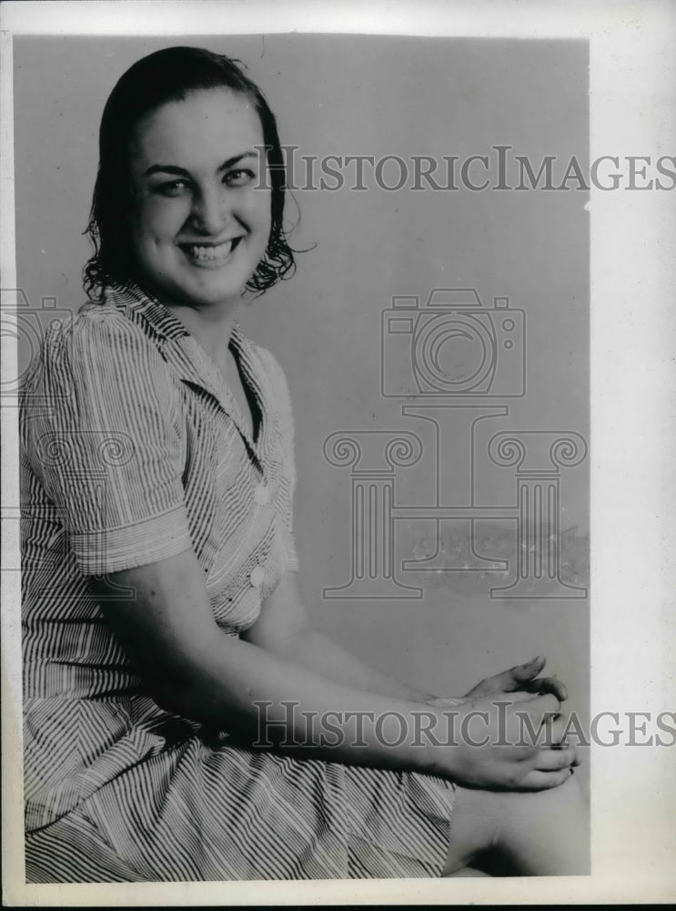 1943 Mrs Jeanne McDonald of Kansas Dancer  - Historic Images