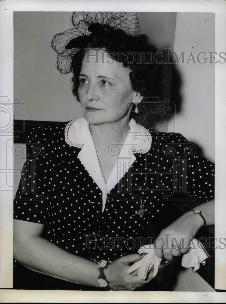 1943 Hazel McNeel Private Detective Testifying  - Historic Images