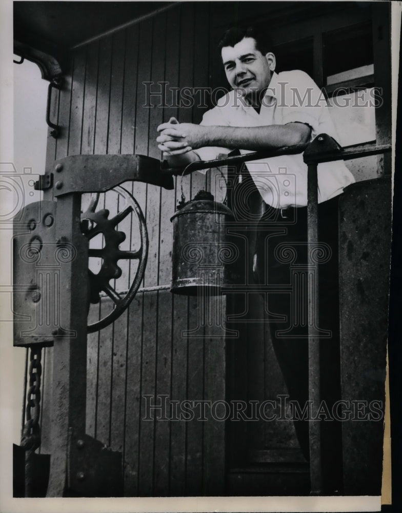 1960 Railroad Brakeman Sir Robert Williams Rides On Caboose - Historic Images