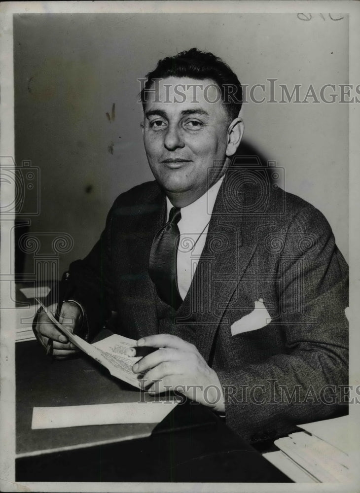 1934 Leon Henderson, Appointed NRA Director of Research &amp; Planning - Historic Images