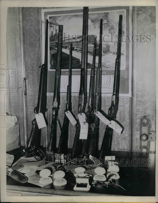 1945 Holdup Men Jon Drew, Lawrence Oglevie's Car Contents - Historic Images