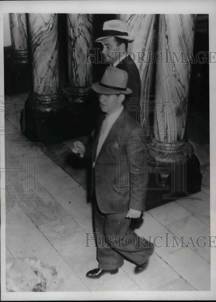 1939 Jachob Wildstein free on bail for tax fraud.  - Historic Images