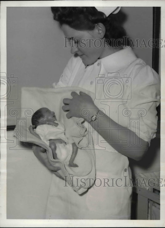 1941 Press Photo First picture of little Hope Quiller, Alamosa, Colorado - Historic Images