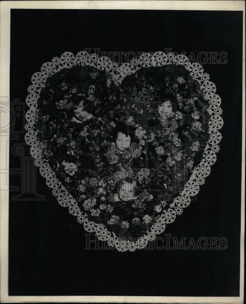 1955 Press Photo Valentine Greeting for Moose City of Orphans - nea60156 - Historic Images