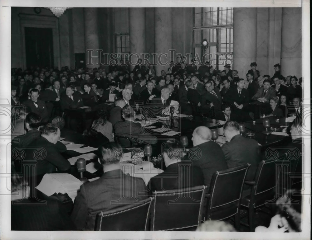 1945 Overflow crowd at the Senate Commerce Committee Hearing - Historic Images