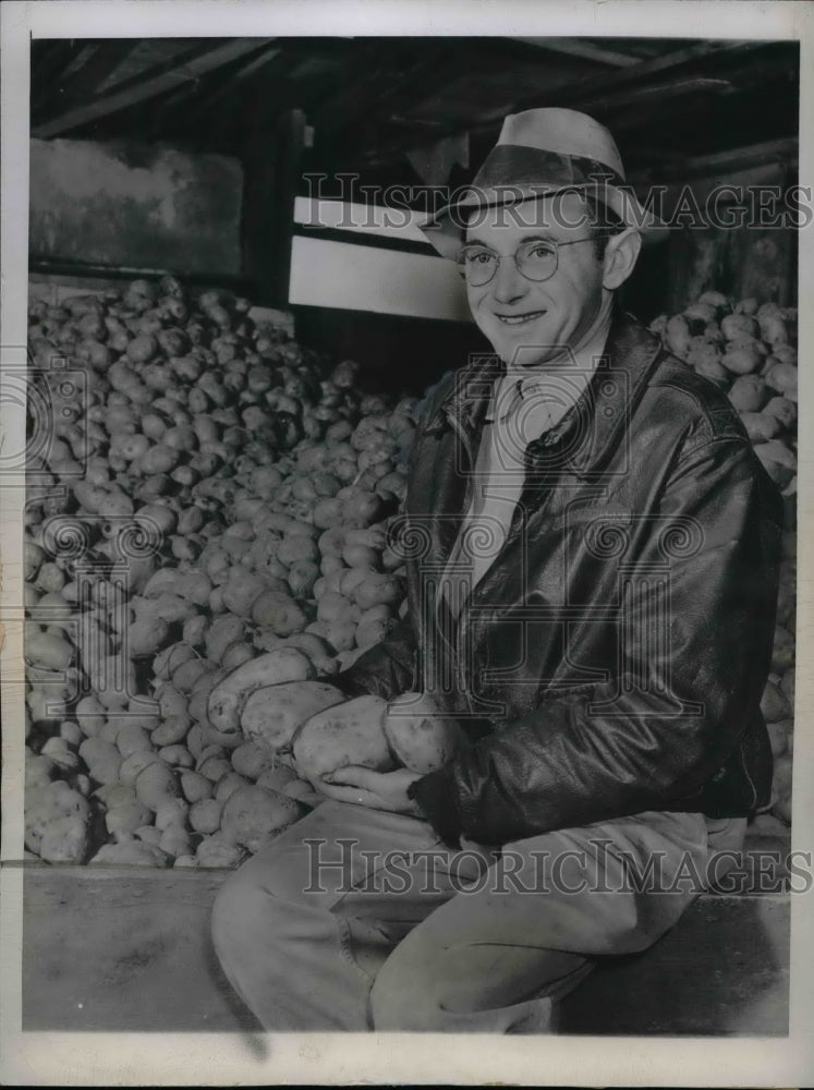 1946 Paul Robinson Potato Grower  - Historic Images