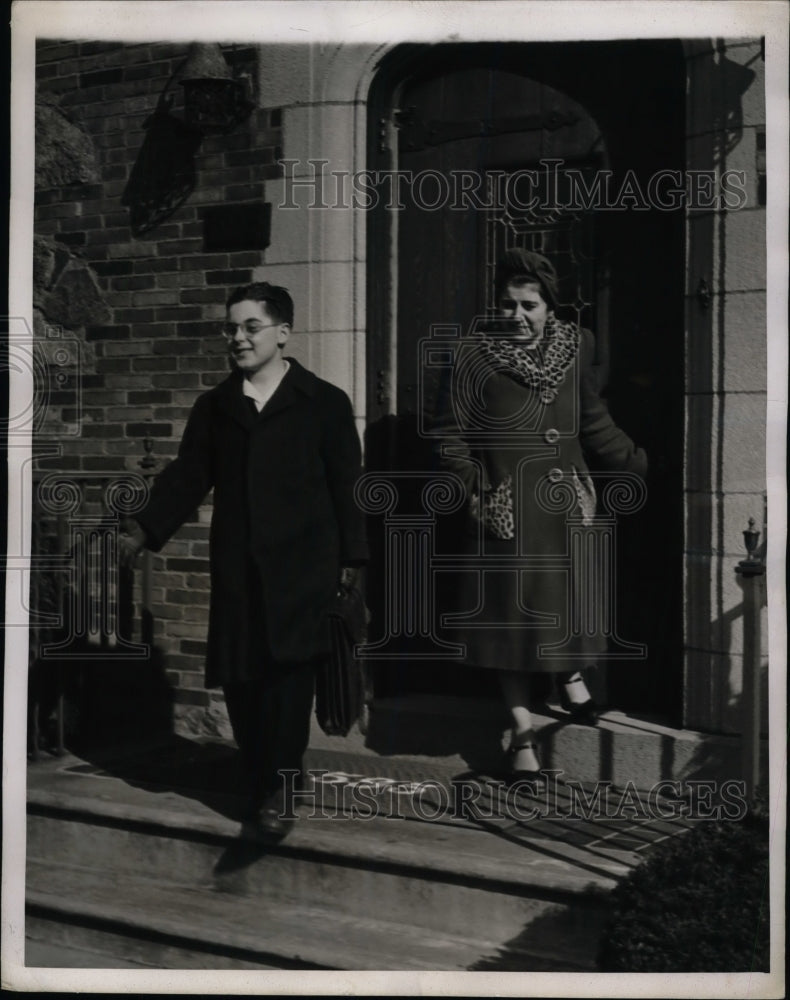 1944 Mrs Morris Wolf and boy off to Yale  - Historic Images