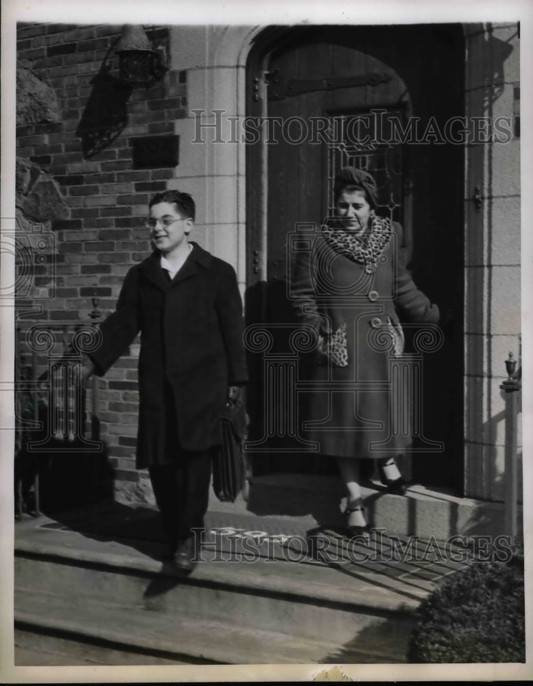 1941 Mrs. Morris Wolf Yale Student  - Historic Images