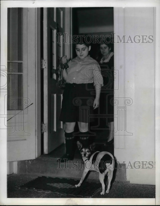 1941 Kenneth Wolf Attending Western Reserve University  - Historic Images