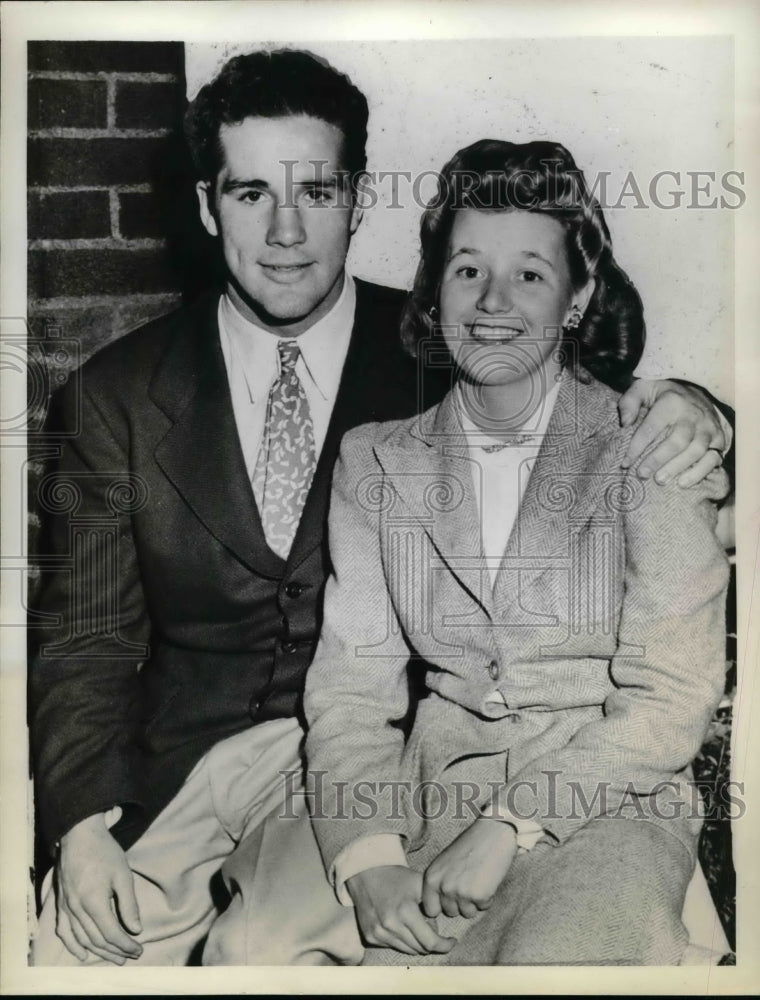 1941 Press Photo Boxer Billy Conn &amp; Fiancee Mary Lou Smith - Historic Images