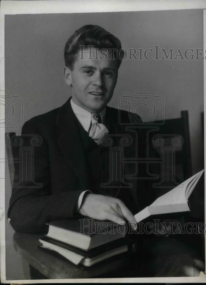 1932 Press Photo Olympic Participant Frank Vykoff Back At California University - Historic Images