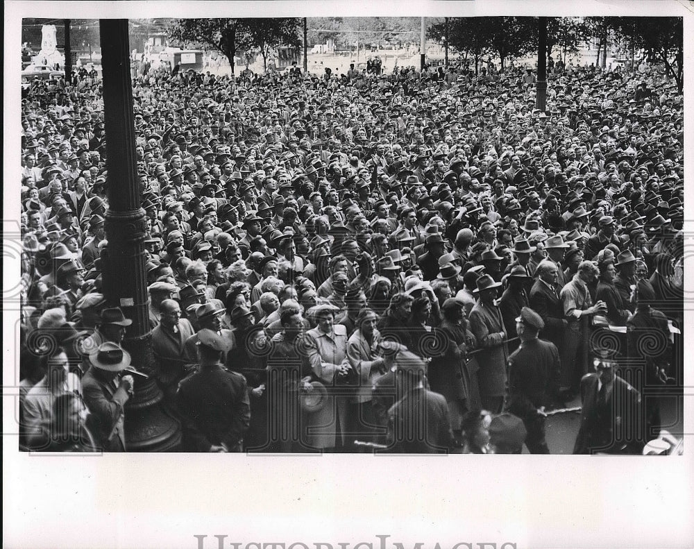 1952 Press Photo Crowd Gathered For President Dwight D. Eisenhower - nea60630 - Historic Images