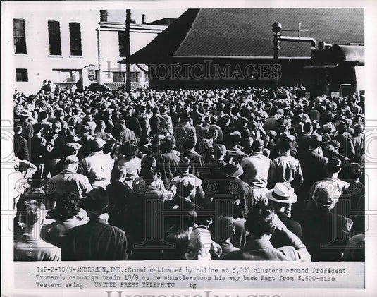 View Of 5,000 Clusters Around President Truman's Campaign Train - Historic Images
